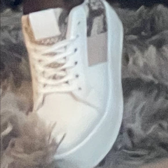 Very rare snakeskin platform sneaker. Purchased from a boutique that sold out. - Picture 3 of 5